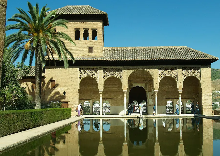 Visitas a la Alhambra de Granada: jardines-partal