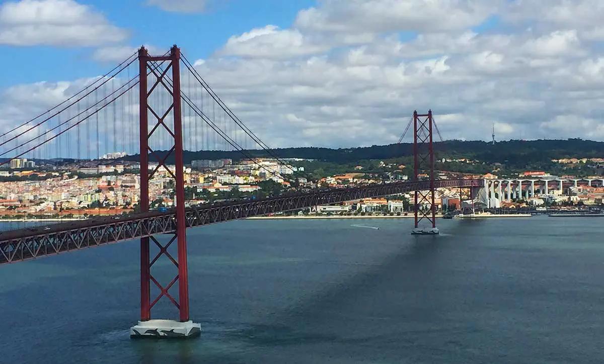 Puente 25 de Abril de Lisboa.