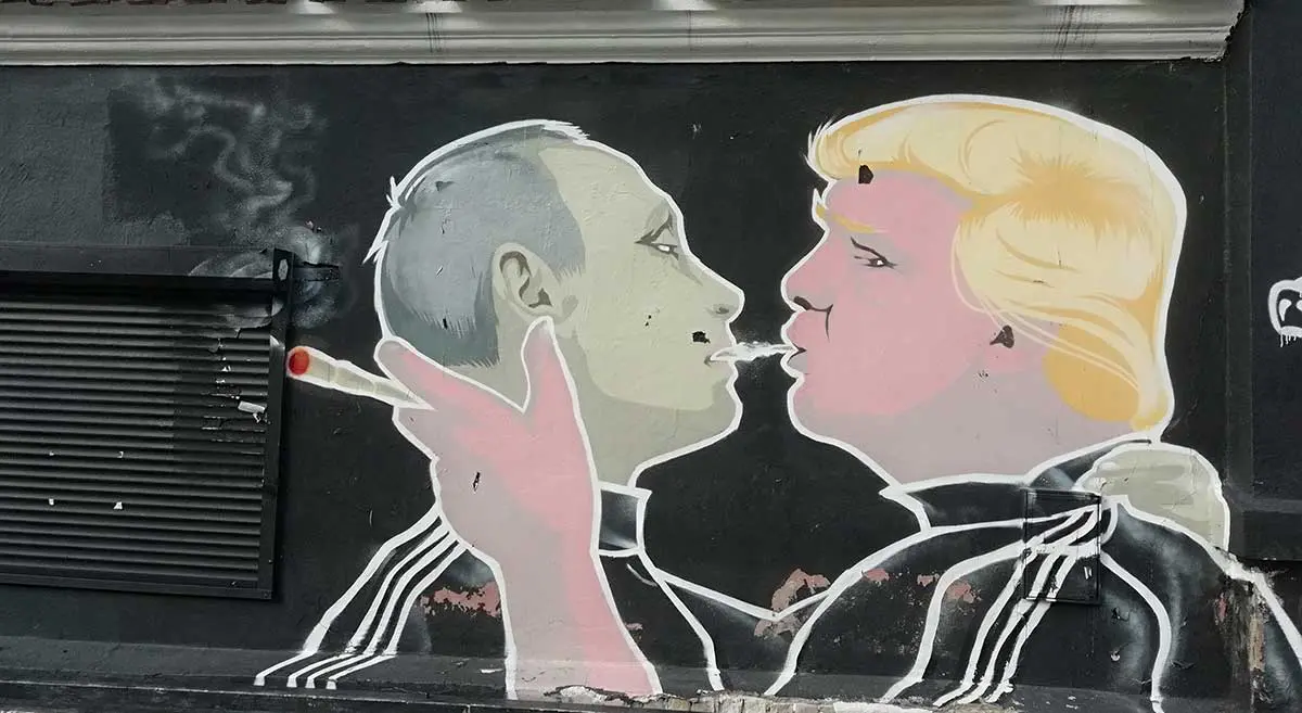  Mural del Beso entre Putin y Trump