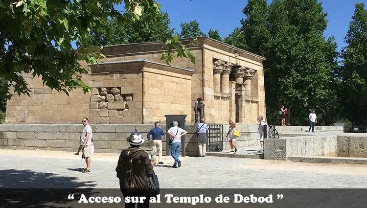 Acceso sur al Templo de Debod