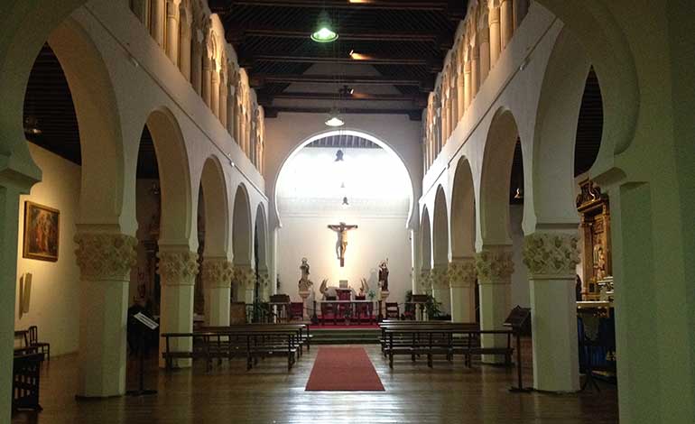 Nave interior de la iglesia Corpus Christi