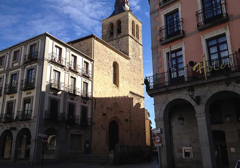 Iglesia San Miguel vista desde la plaza Mayor