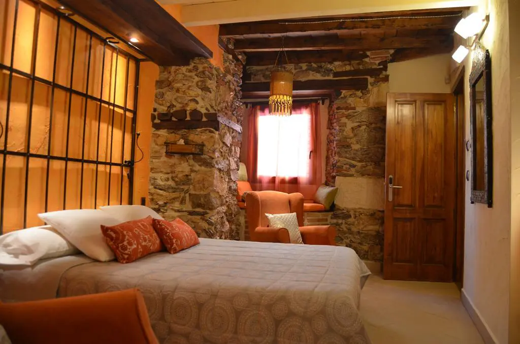 Dormir en la Sierra de Madrid: Hotel la Beltraneja en Buitrago del Lozoya