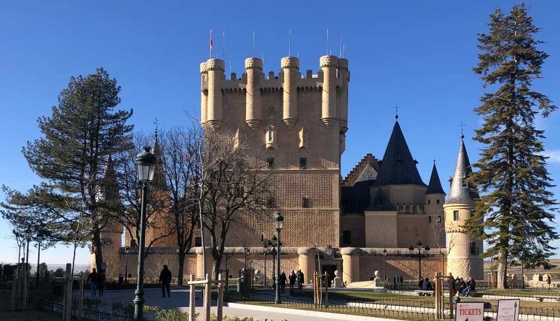 Vista panorámica del Alcázar de Segovia