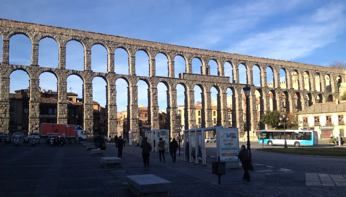Acueducto romano de Segovia en plaza del Azoguejo